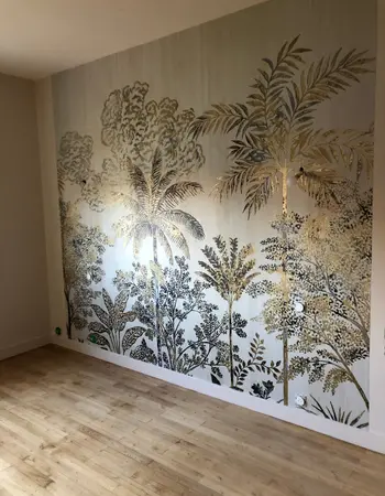 pose de papier peint panoramique dans chambre