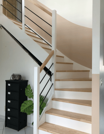 peinture sous bassement dans un escaliers