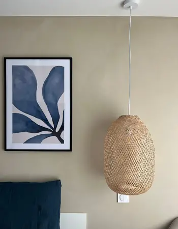 suspension en osier dans une chambre
